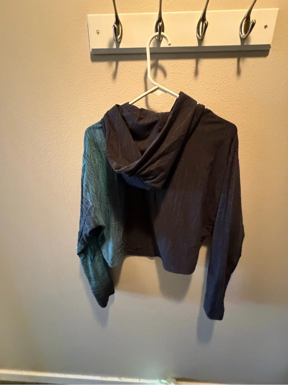 lululemon athletica lab varsa Black and Teal Ombre Cropped Hoodie